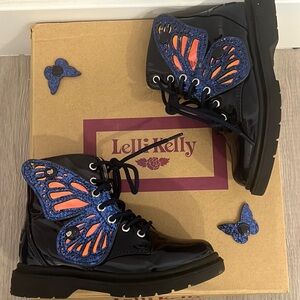 Pattern leather girls boots